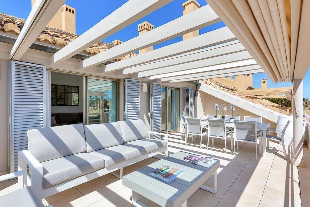 Yolo Spaces - Sotogrande Sea View Penthouse San Roque  Εξωτερικό φωτογραφία